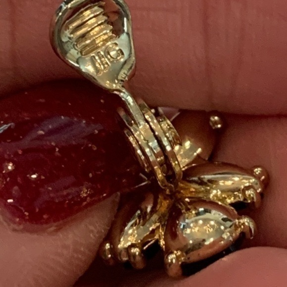 💐JJG signed clip on faceted crystal gold tone - Picture 4 of 7